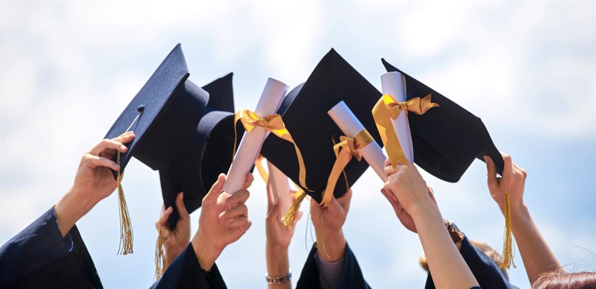 What Dental Grads Should Look for in an Associate Agreement